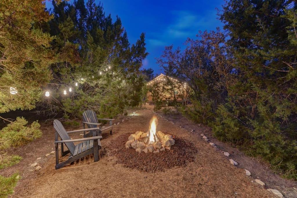 Hotel 12 Fires Luxury Glamping With Heating #5 Johnson City Exterior foto