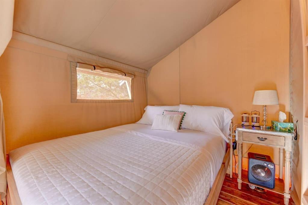 Hotel 12 Fires Luxury Glamping With Heating #5 Johnson City Exterior foto